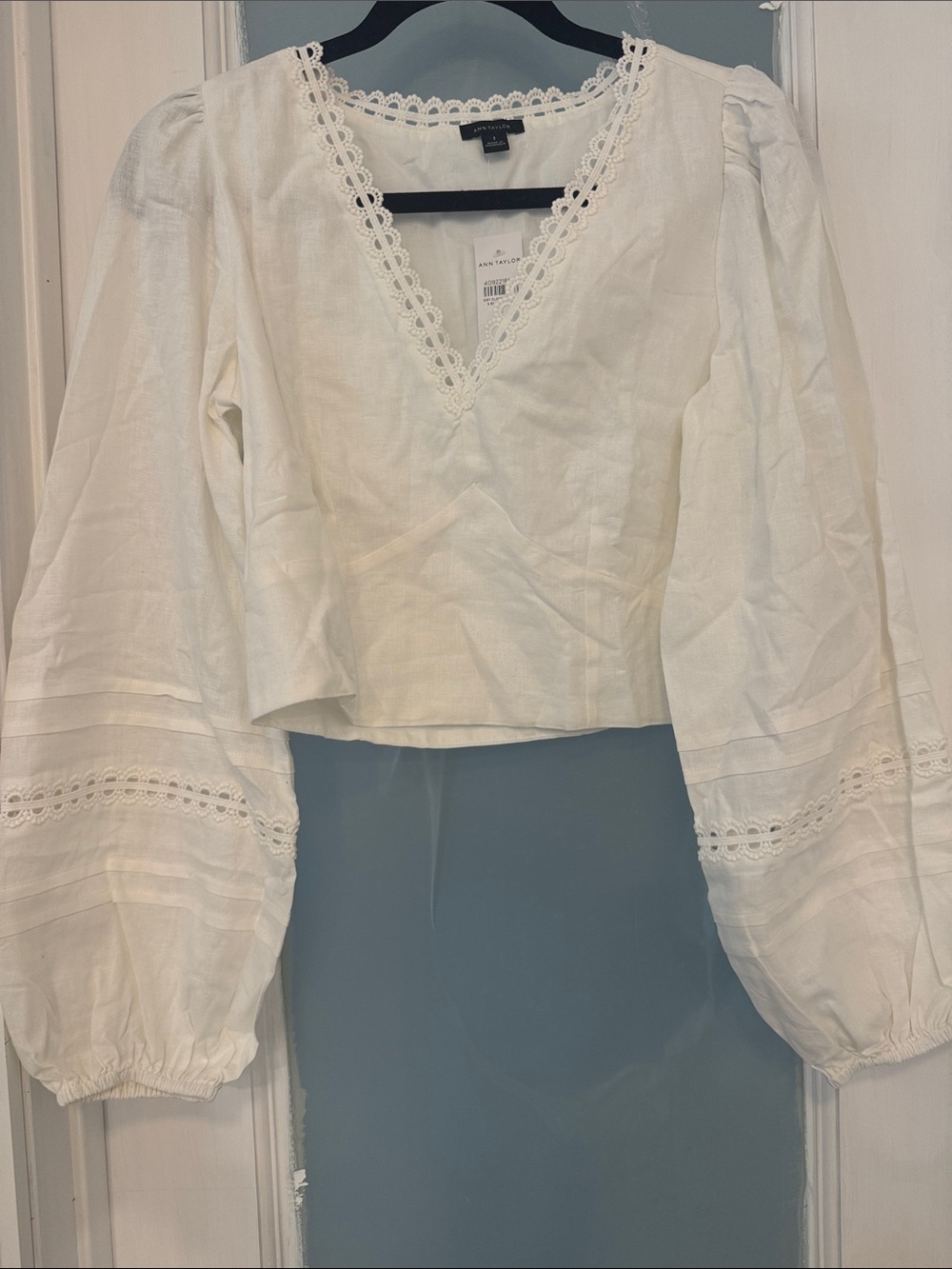 Ann Taylor White Eyelet-Trim V-Neck Balloon Sleeve Cropped Blouse